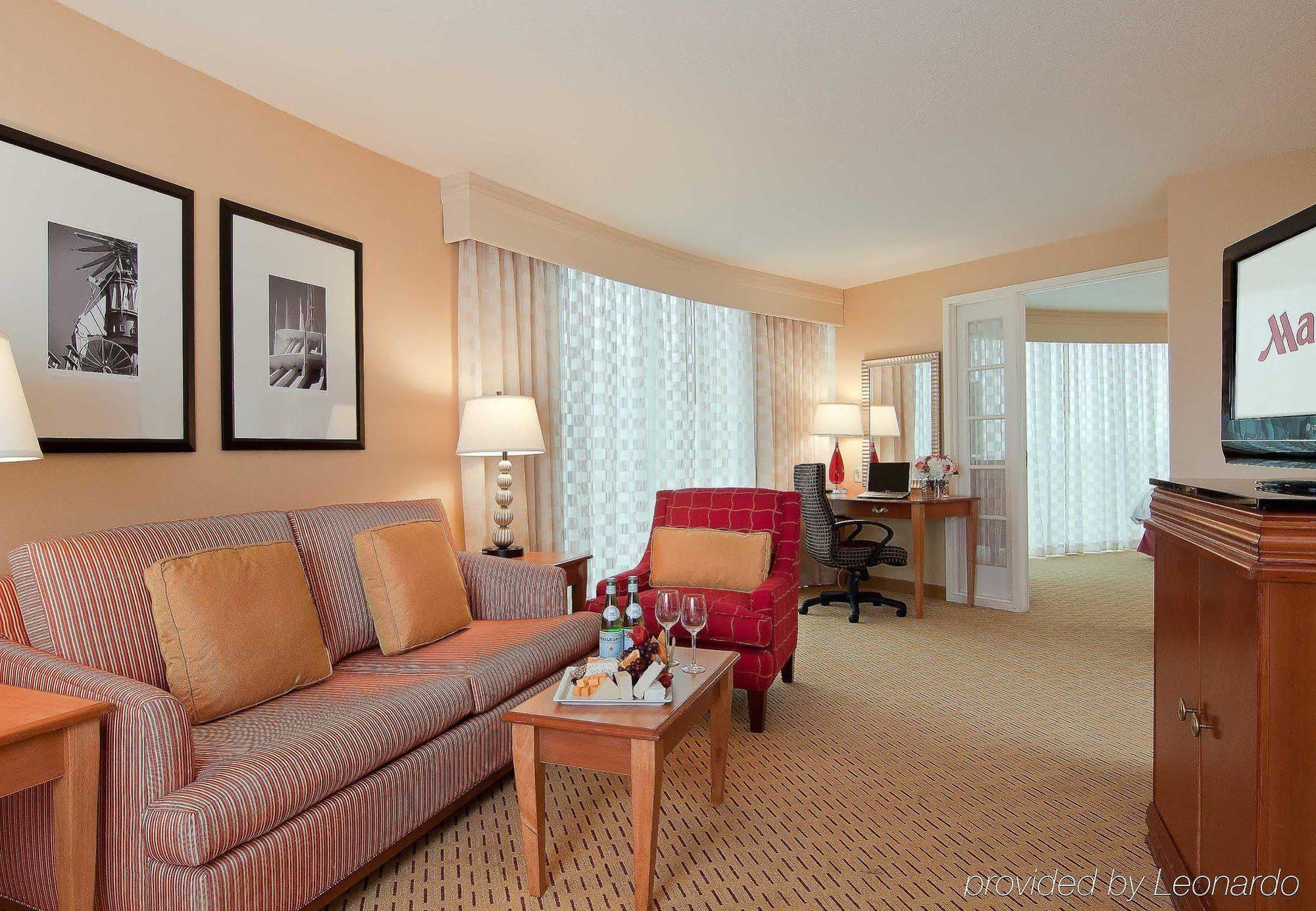 Anaheim Marriott Suites Гарден Гров Экстерьер фото